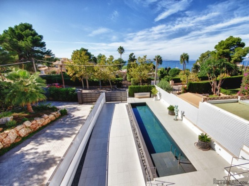 Modern Semi-Detached With Sea Views In..