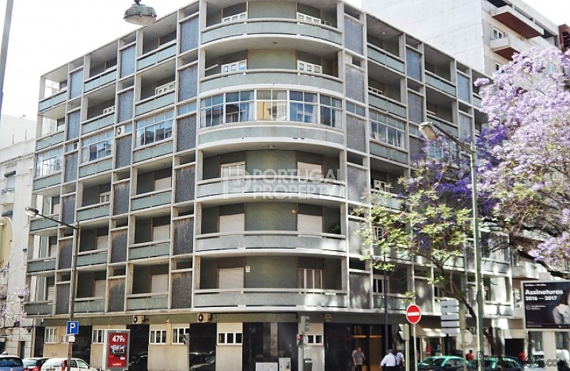 Superb 4 Bedroom Apartment in Avenidas..