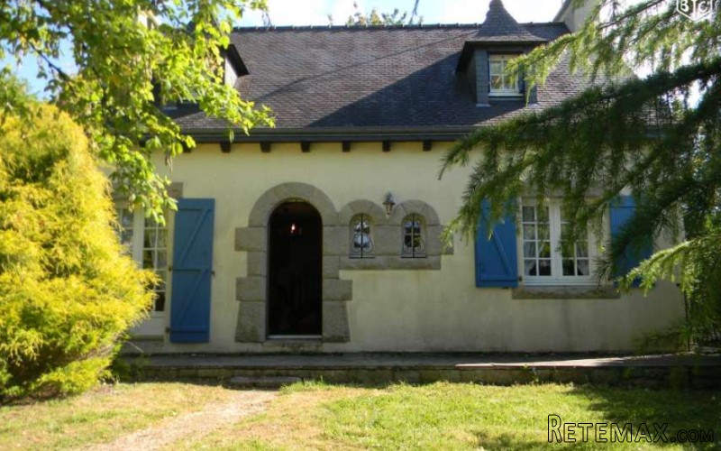 Detached Neo-Breton Style House