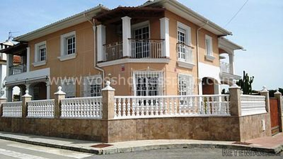 A TRULY STUNNING TOWN VILLA. The photos DON'T do this..