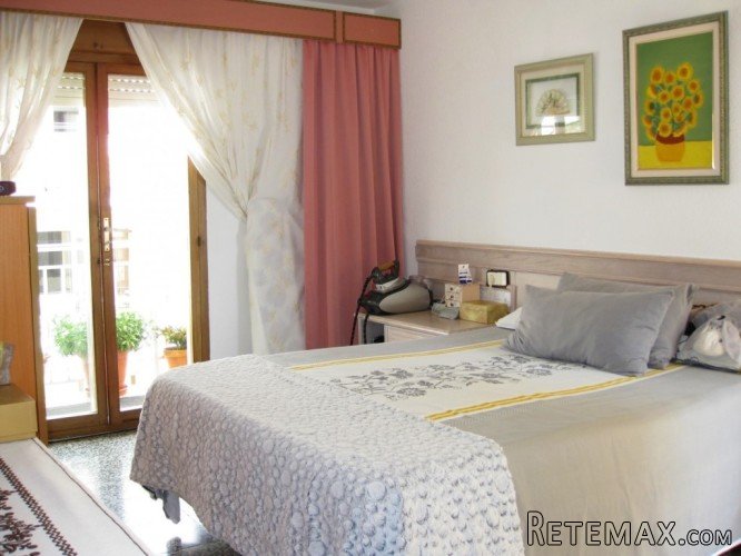 FIRST LINE 4-BEDROOM APARTMENT !!! A perfect apartment for.. - 2