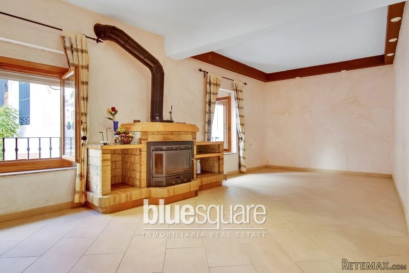 Renovated 3 bedroom village apartment - 2