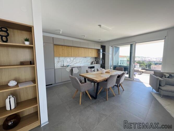 Ekskluzivan Penthouse s krovnom terasom i pogledom na more - 3