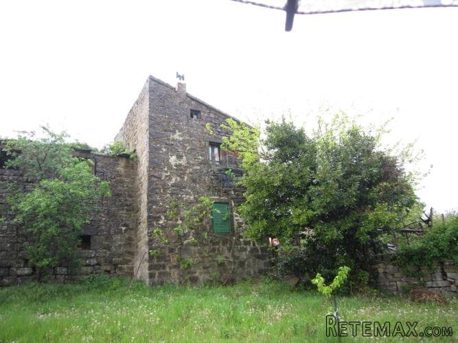 Istra, Momjan-okolica, autohtona kuća i građevinske parcele - 3