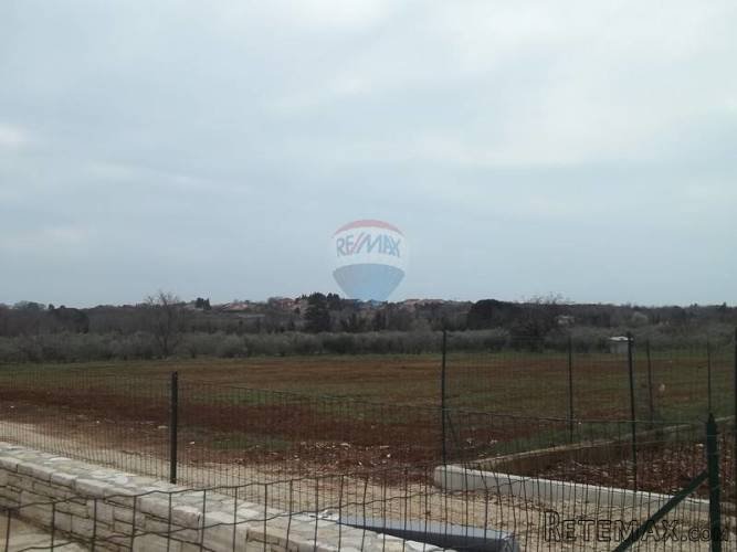 Umag, građevinsko zemljište s građevinskom dozvolom - 3