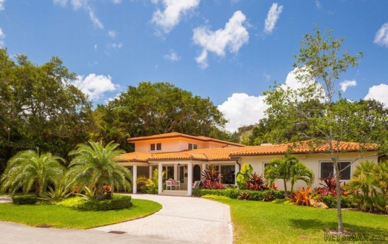 6 bedroom House For Sale: 701 San Juan..