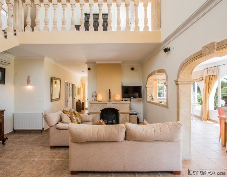 7 Bedrooms - Villa - Alicante - For Sale