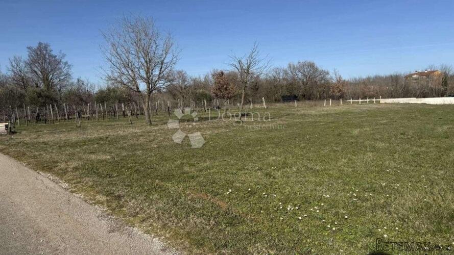 PROSTRANO GRAĐEVINSKO ZEMLJIŠTE BLIZU LABINA!