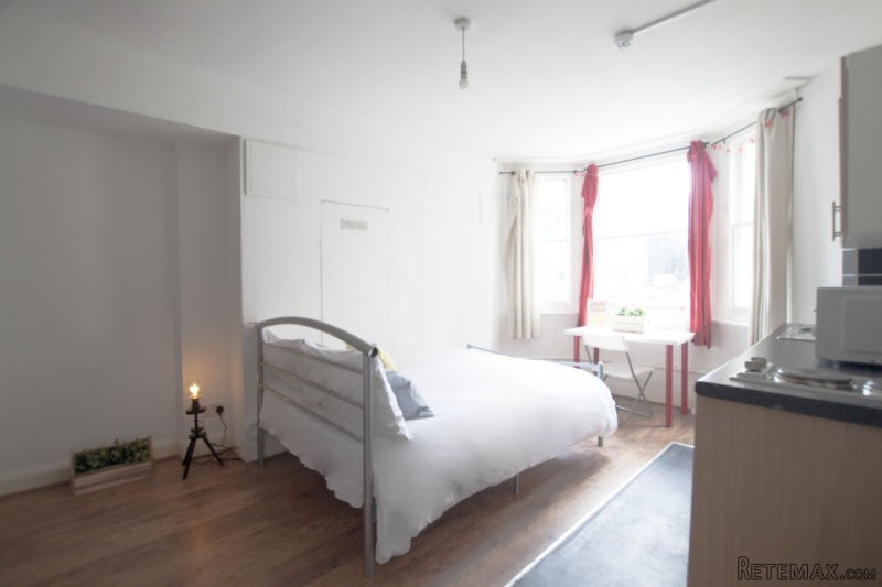 Studio near West Kensington station