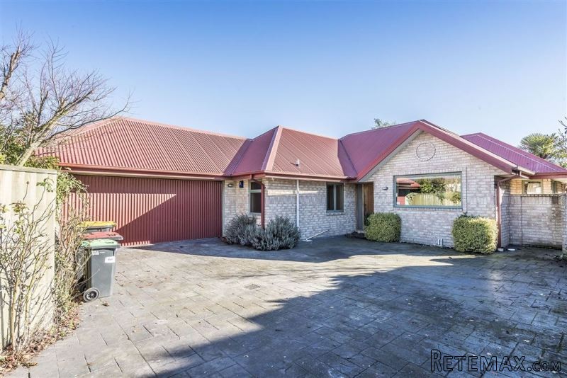 Easy living in highly sought after.. - 2
