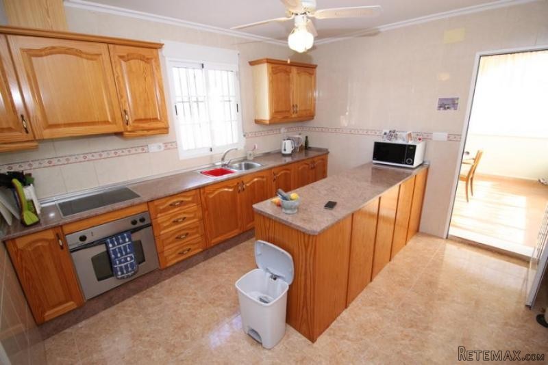 4 bed 3 bath villa within walking.. - 2
