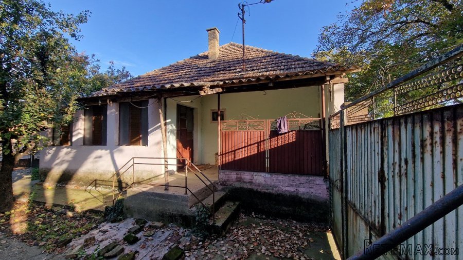 Prodajem kompetno seosko domacinstvo-Sakule - 3