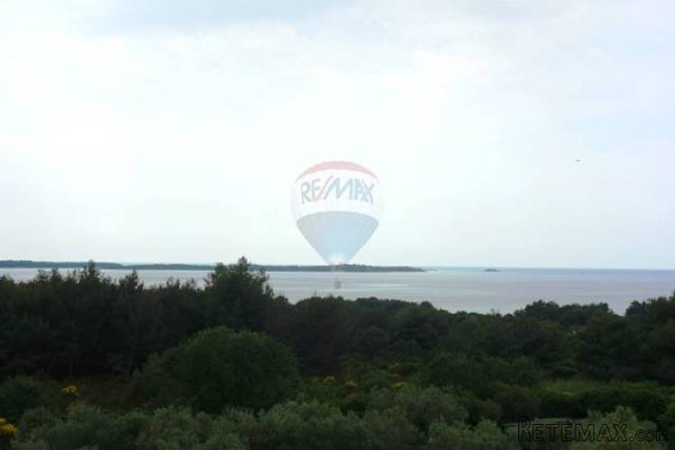 ISTRA, OKOLICA FAŽANE: PENTHOUSE 128 m2 S VELIKOM TERASOM...