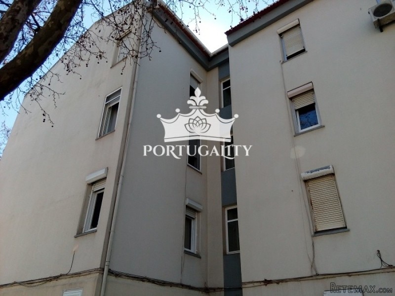 Apartment In Total Remodelation With.. - 2