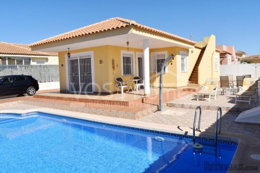 NEW & EXCLUSIVE TO VOSS HOMES - An "As New", modern and..