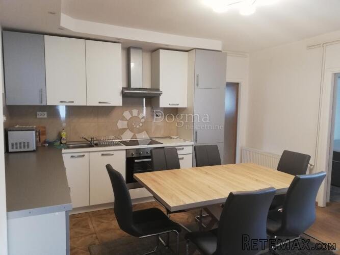 Prodaja stana, Centar - Petrinjska ulica, 83,83m2, 3.kat