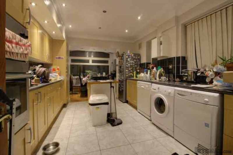 3 bedroom, Semi-detached Bungalow house..