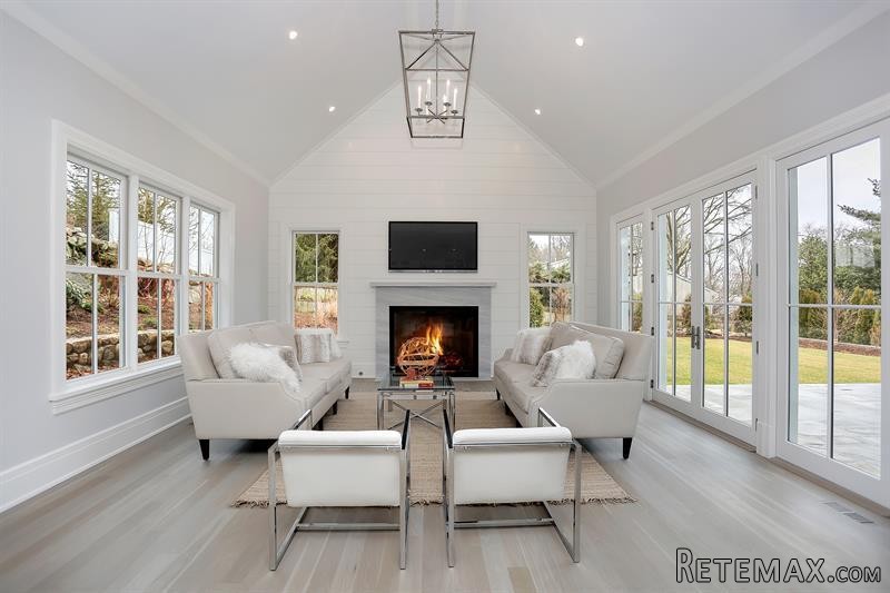 6 bedroom House For Sale: 106 Lockwood.. - 2