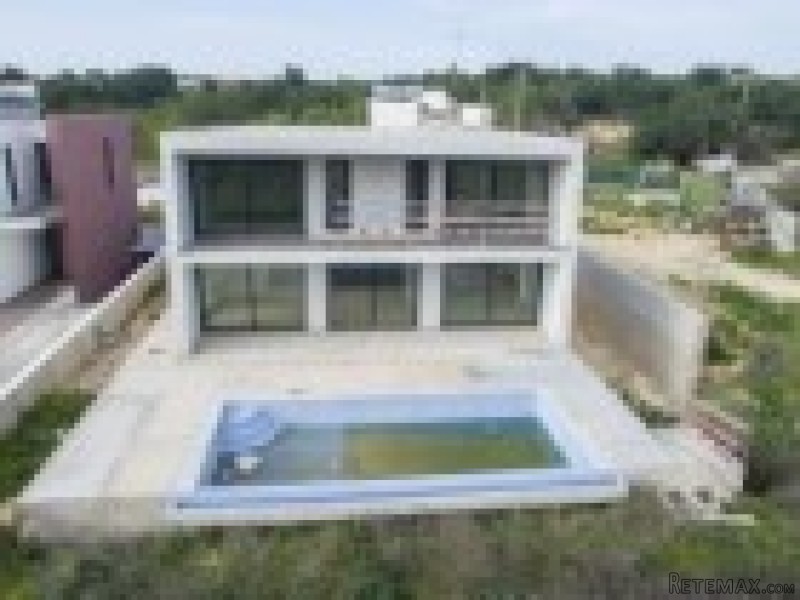 Contemporary Three Bedroom Villa near.. - 2