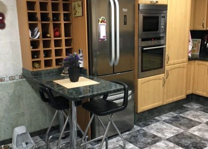 Spacious 3 Bedroom 1st Floor Apartment.. - 2