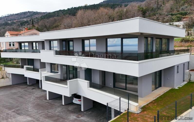 5★ LOVRAN – PRIZEMLJE S VRTOM I POGLEDOM! STAN 65,06 m², NAT