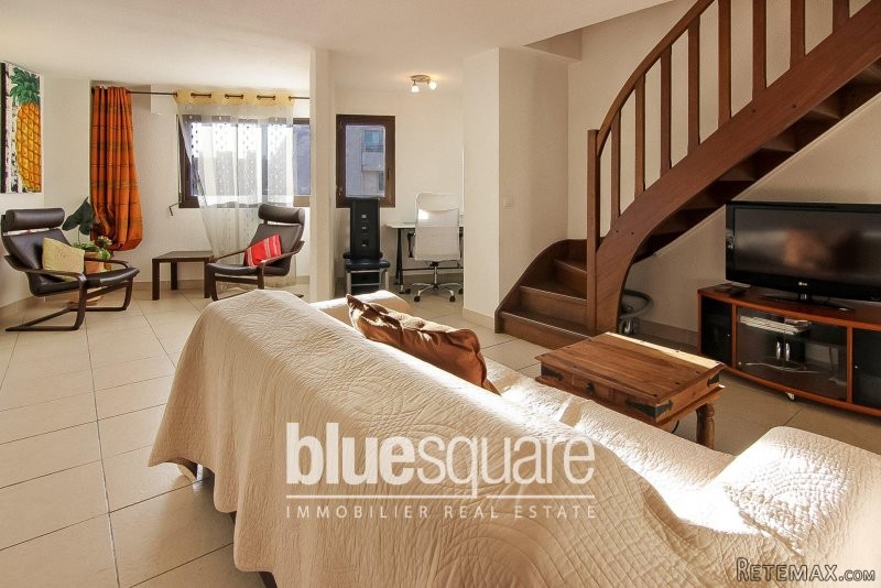 2 Bedroom Duplex Apartment near the..