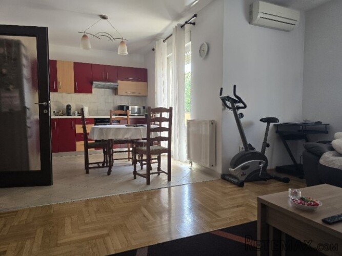 PRODAJE SE 2S+DB STAN -VIŠKOVO(blizina centra) - 2