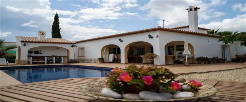 3 Bedrooms - Villa - Alicante - For Sale