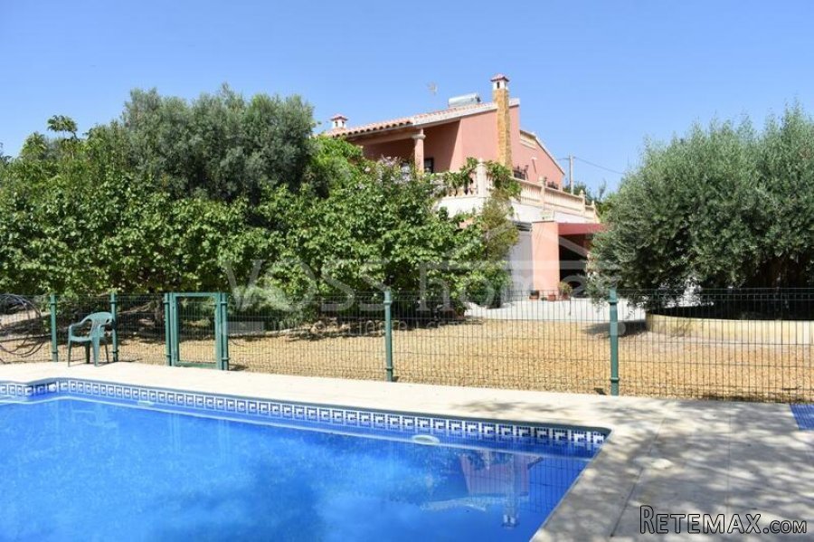 Huge two storey villa of 257m2 with 8m x 4m swimming pool..