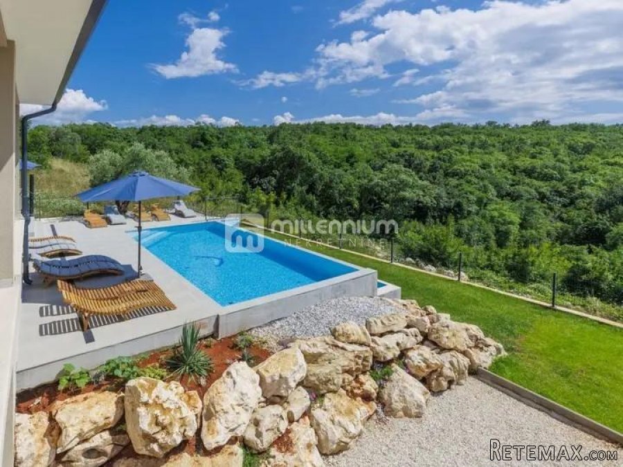 Istra, Brtonigla, samostojeća vila s dva stana i bazenom - 3
