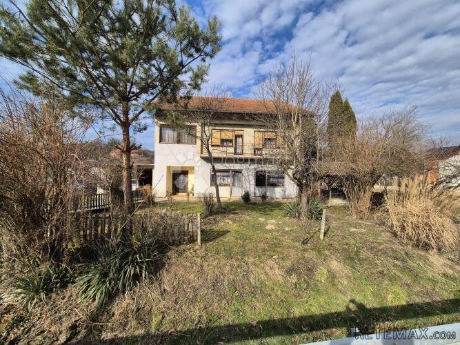 Kuća sa ogromnim potencijalom svega 600m od strogog centra Z - 3