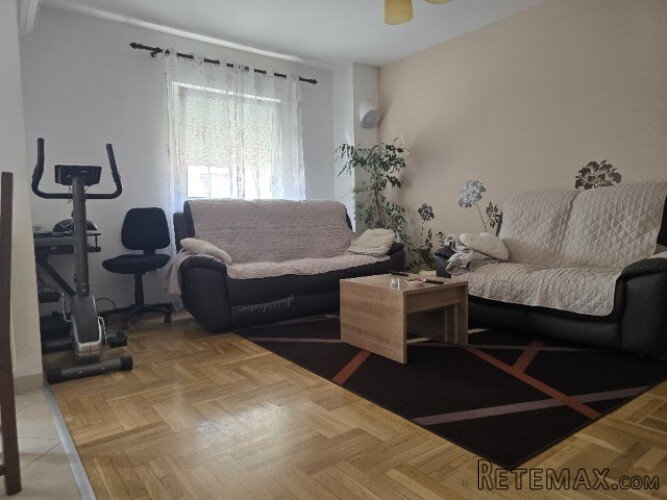 PRODAJE SE 2S+DB STAN -VIŠKOVO(blizina centra) - 3