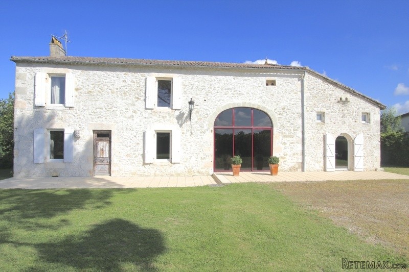 Superb 4-bedroom stone residence in..
