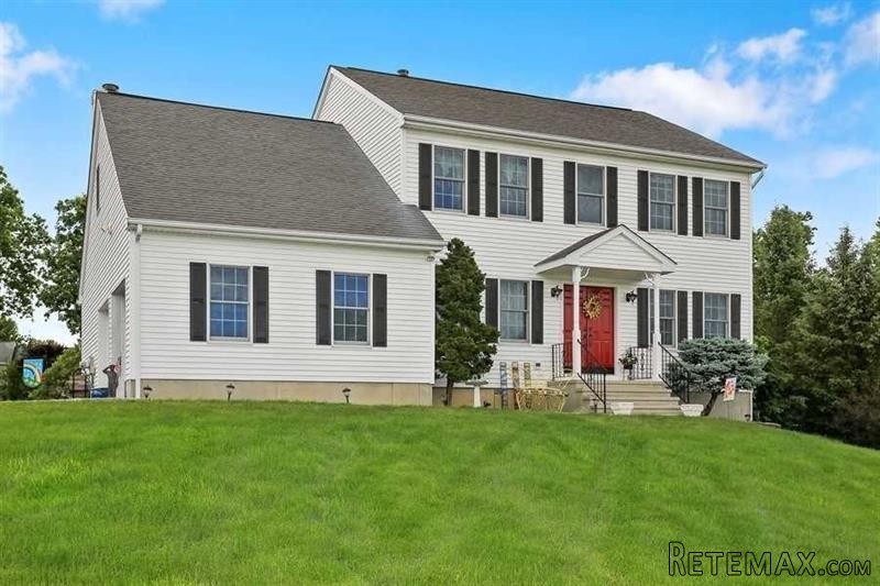 4 bedroom House For Sale: 39 Moonlight..