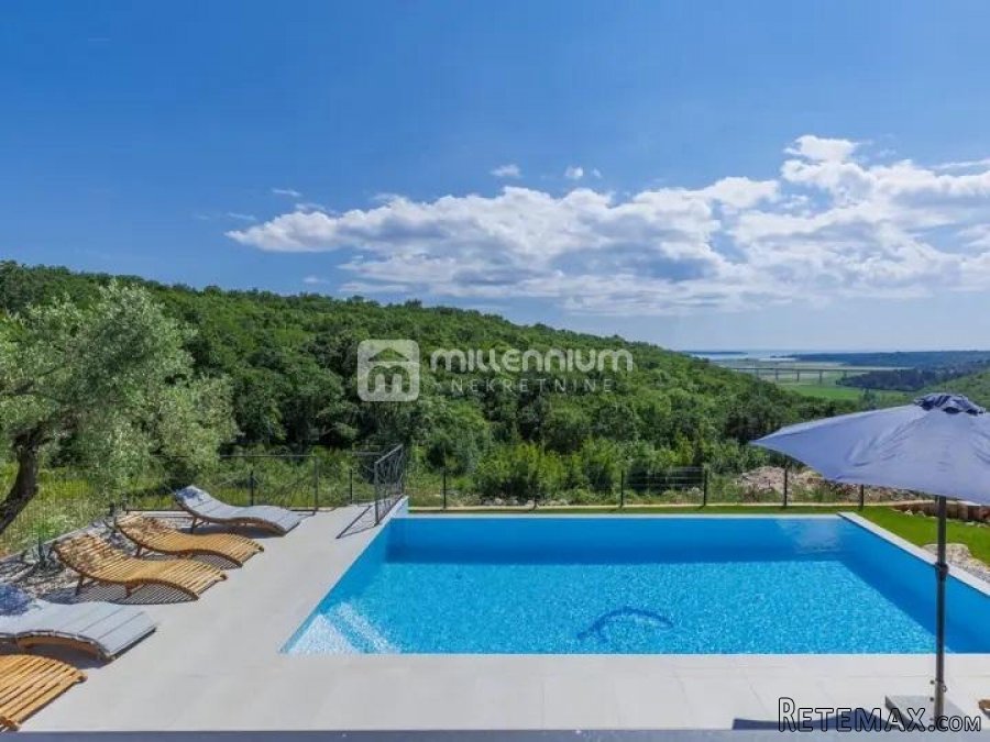 Istra, Brtonigla, samostojeća vila s dva stana i bazenom - 6