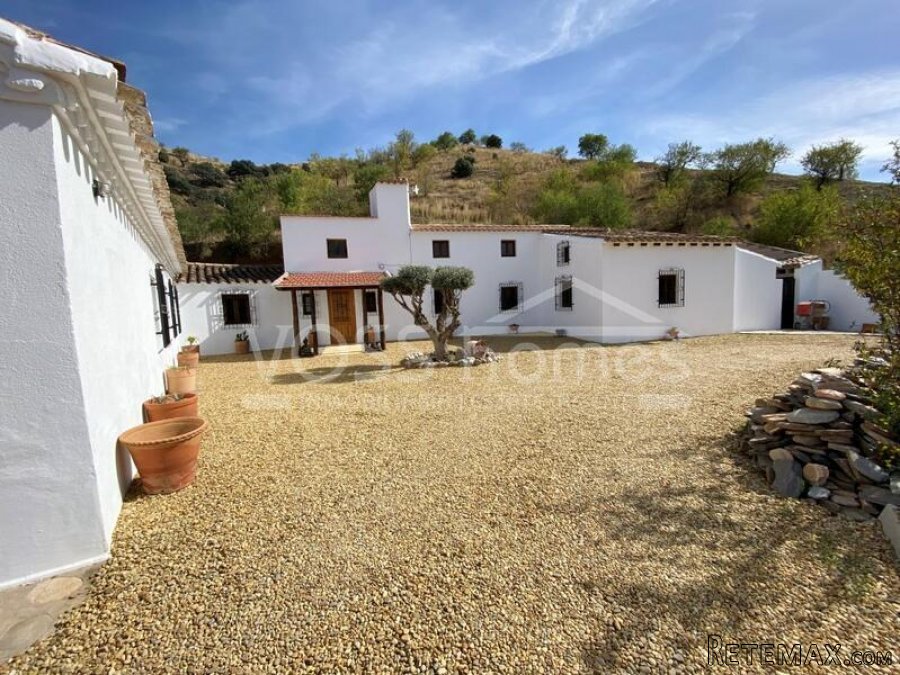 NEW & EXCLUSIVE TO VOSS HOMES - A absolutely stunning..