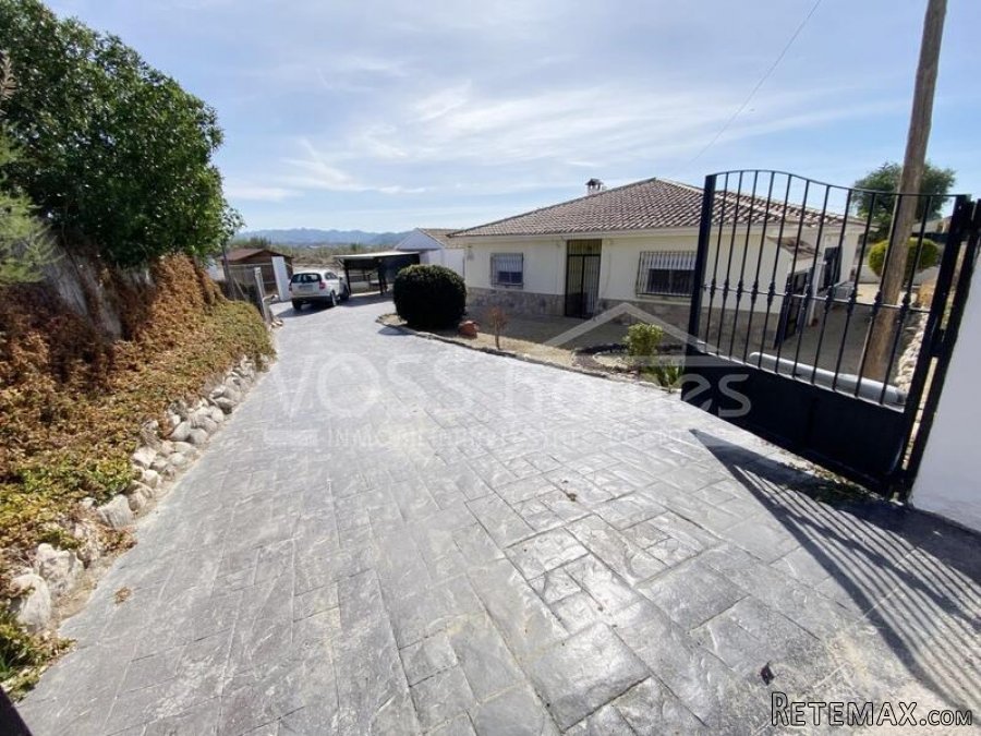 NEW & EXCLUSIVE TO VOSS HOMES - A large, 3 bed, 2 bath.. - 6