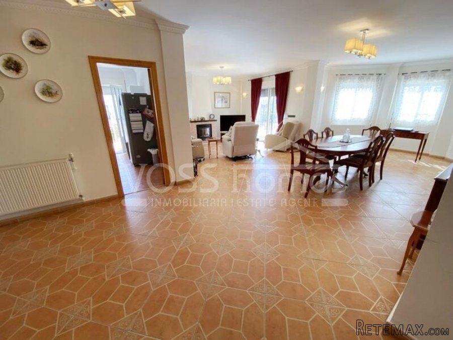 NEW & EXCLUSIVE TO VOSS HOMES - A large, 3 bed, 2 bath.. - 10