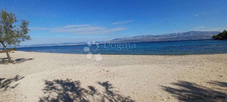 Investicija koja miriše na more – apartman u Supetru, Brač!