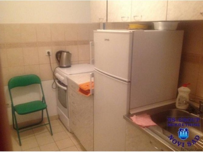 Prodajem Stan-Apartman,Nova Detelinara - 2