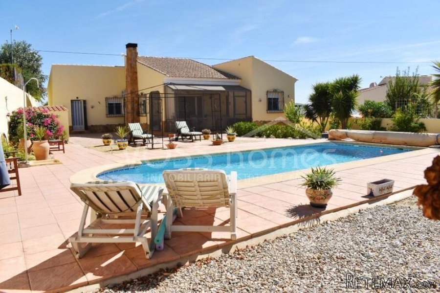 NEW & EXCLUSIVE TO VOSS HOMES - A beautifully presented 2..