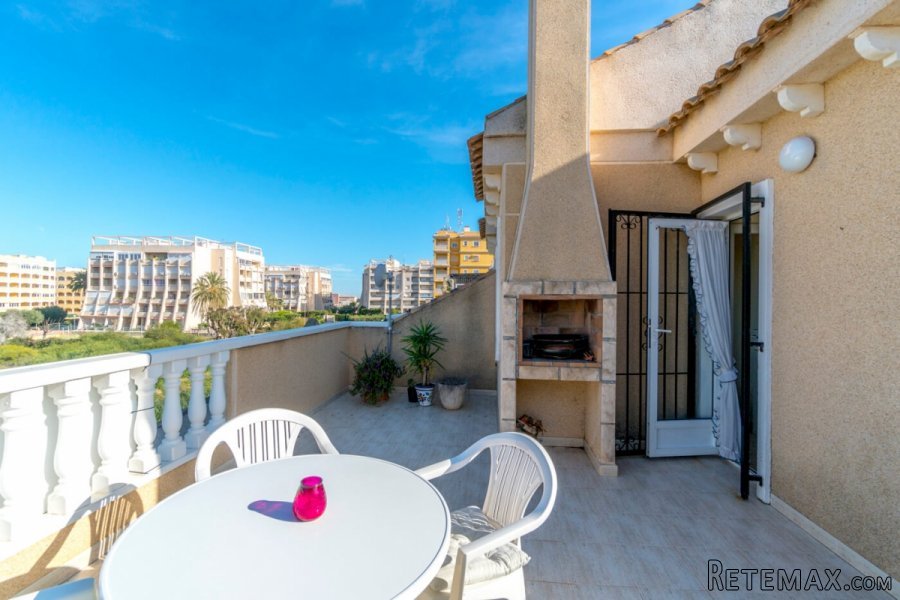 Three-Bedroom Duplex with Sea View in Aguas Nuevas -.. - 4