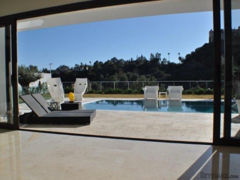 4 Bedroom Villa For Sale Situated In La.. - 2