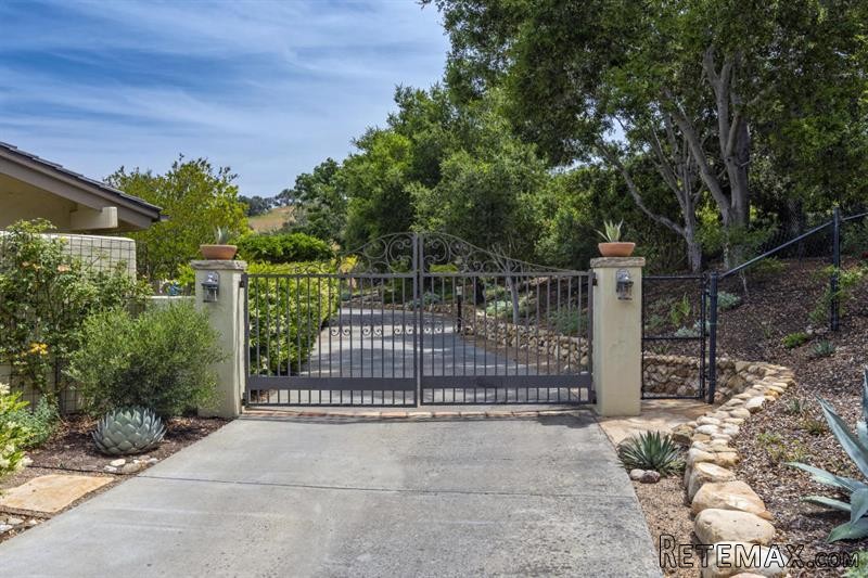 3 bedroom House For Sale: 490 Rancho..