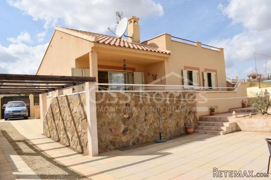 NEW & EXCLUSIVE TO VOSS HOMES - Spacious, light & airy 3..