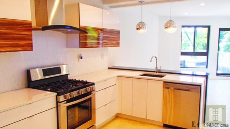 2 bedroom Apartment For Sale: 995..