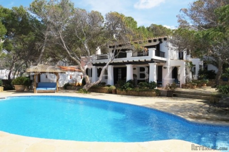 Marvelous property in Cala Vadella with..