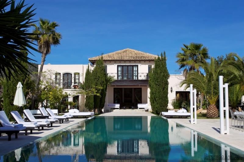 4 bedroom Villa For Sale: Cala Jondal.. - 2