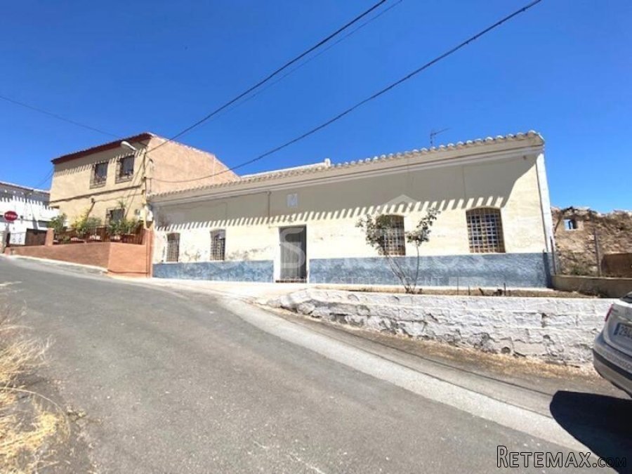 NEW & EXCLUSIVE TO VOSS HOMES - Large 313m2, semi detached..