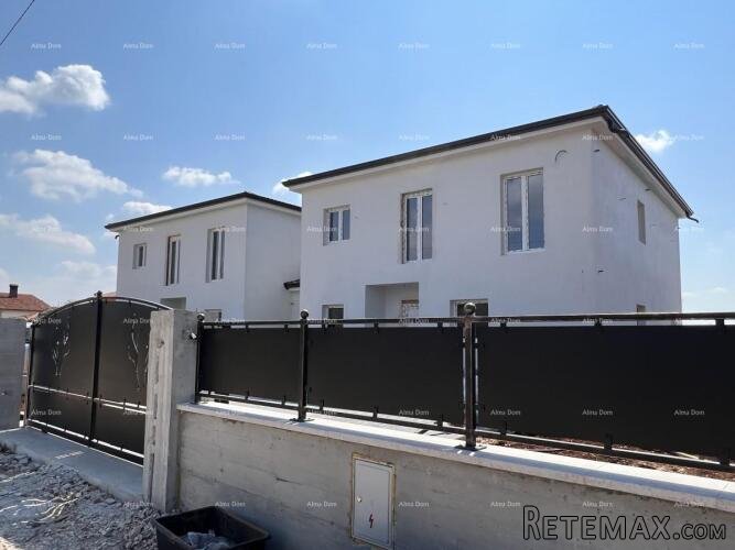 Nova kuća sa bazenom, moderno uređena. 7 km do centra g.. - 2